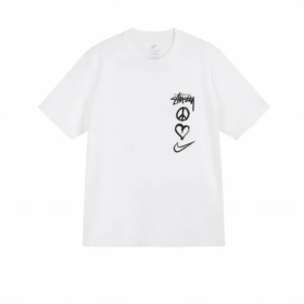 STUSSY × NIKE バックプリント T シャツ ホワイト ルーズフィット